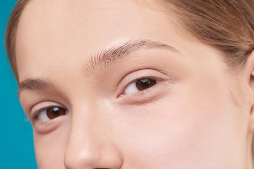 Na czym polega laminacja brwi? Wszystko, co musisz wiedzieć o tym zabiegu